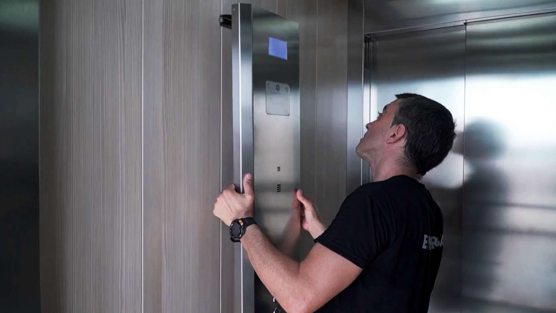 modernización-ascensores-actualización-elevadores-embarba-instalación-1